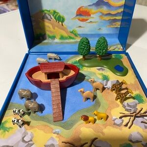 Playmobil mini magnetic Noah’s Ark set ! Complete set!